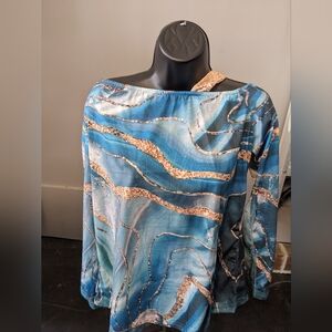 NWT Women's Large Blue & Gold Chic Me Top